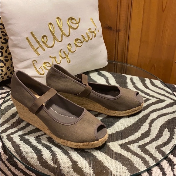 Ladies Wedges - Picture 2 of 5